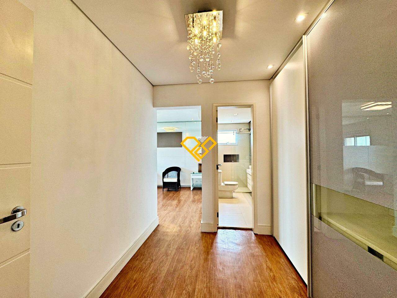 Apartamento para aluguel no Ponta da Praia: Suíte 1 - master - closet