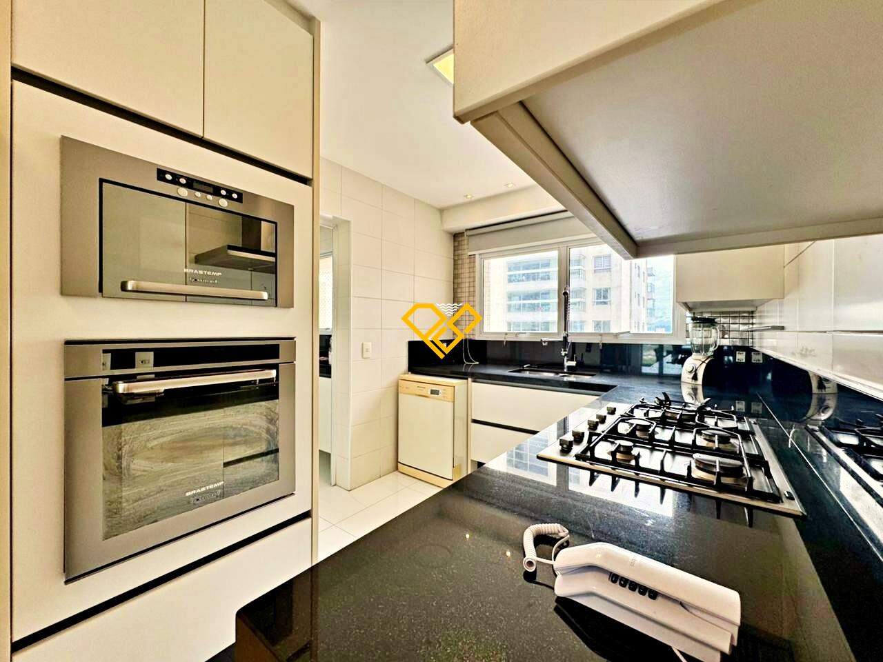 Apartamento para aluguel no Ponta da Praia: Cozinha