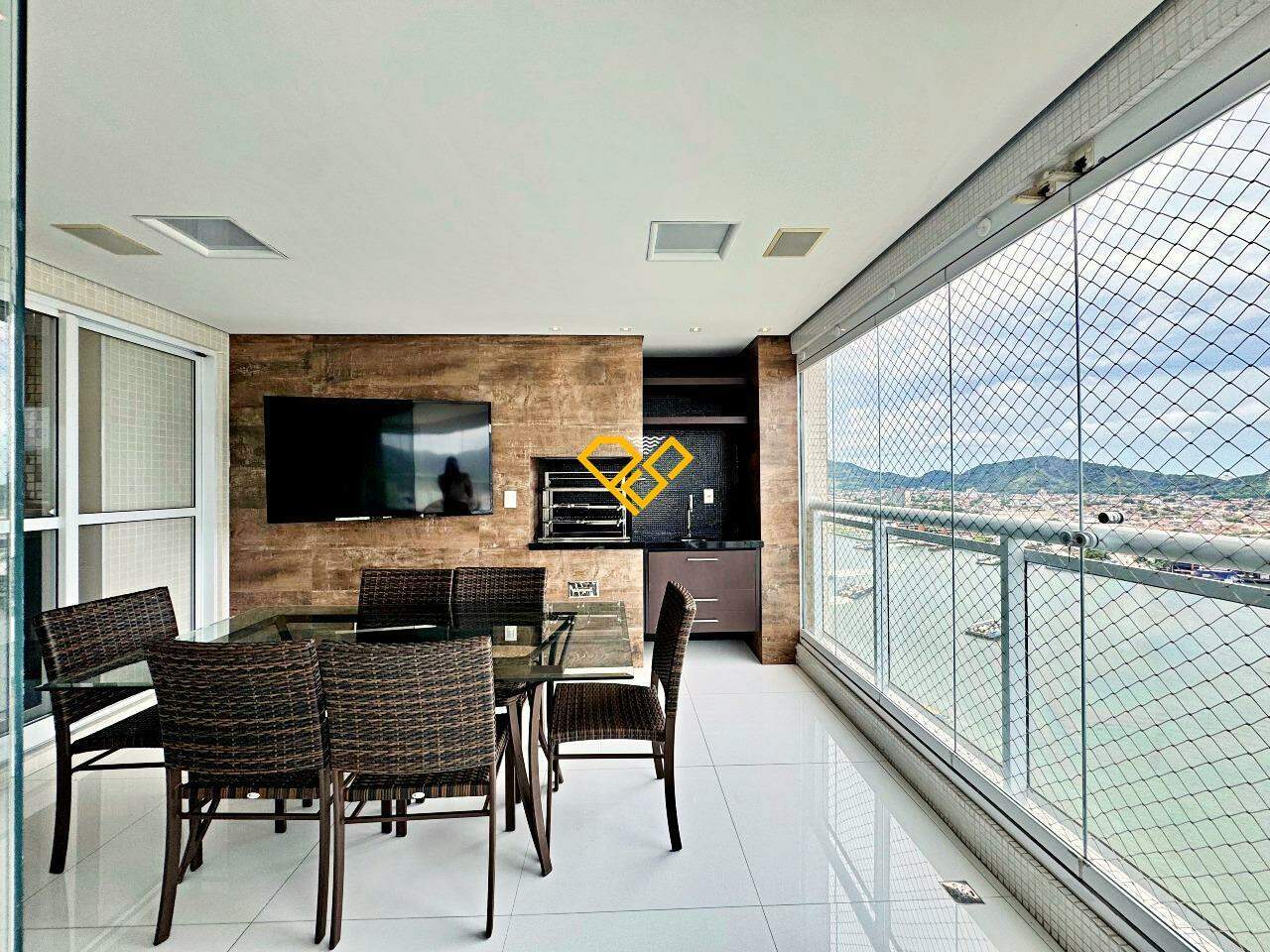 Apartamento para aluguel no Ponta da Praia: Varanda