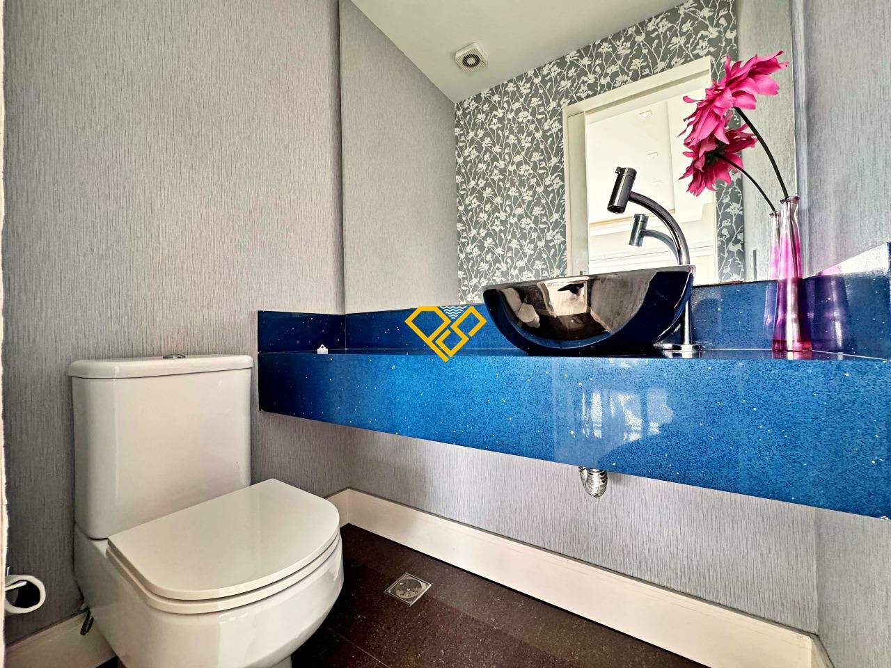 Apartamento para aluguel no Ponta da Praia: Lavabo