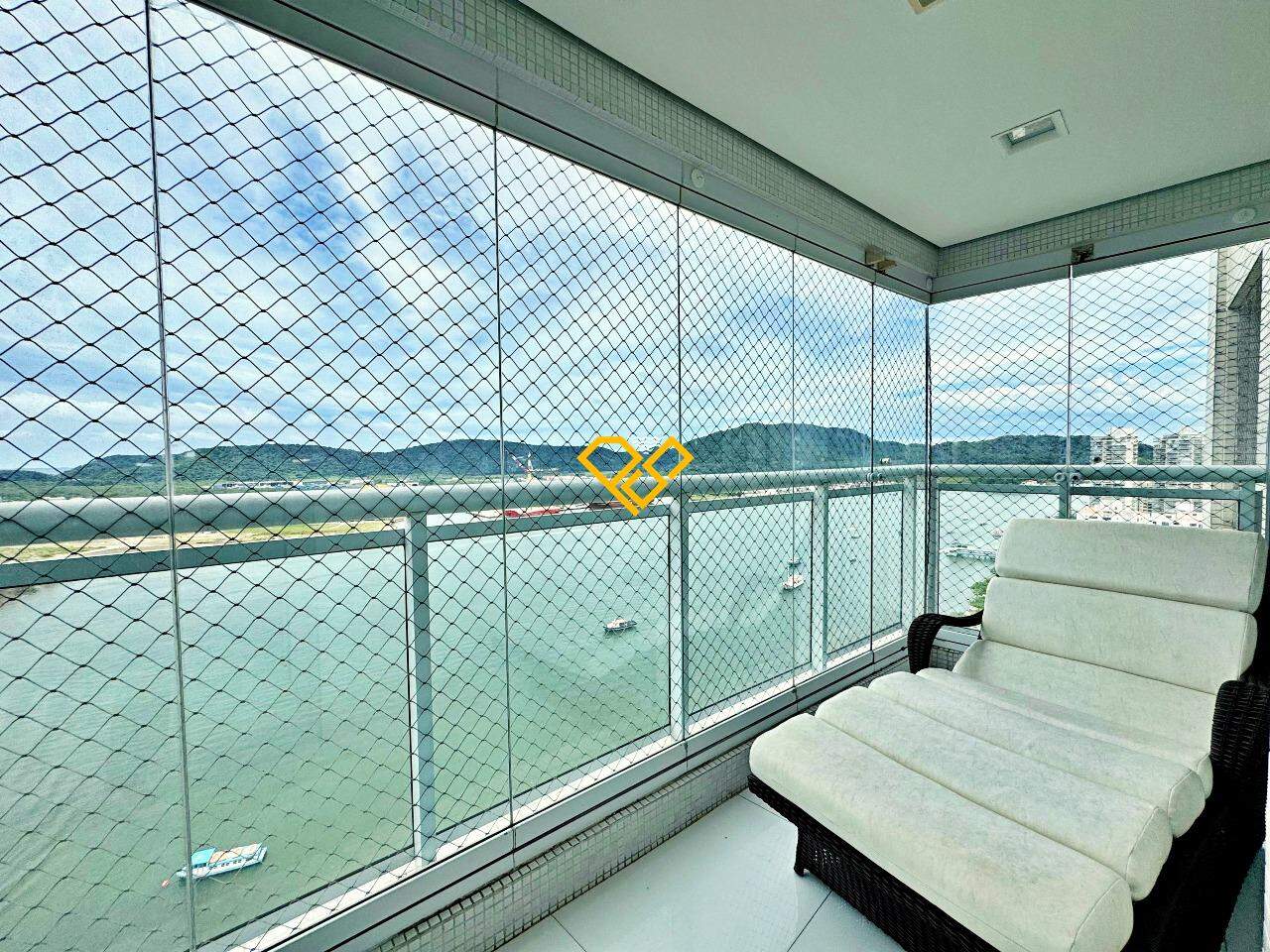 Apartamento para aluguel no Ponta da Praia: Varanda