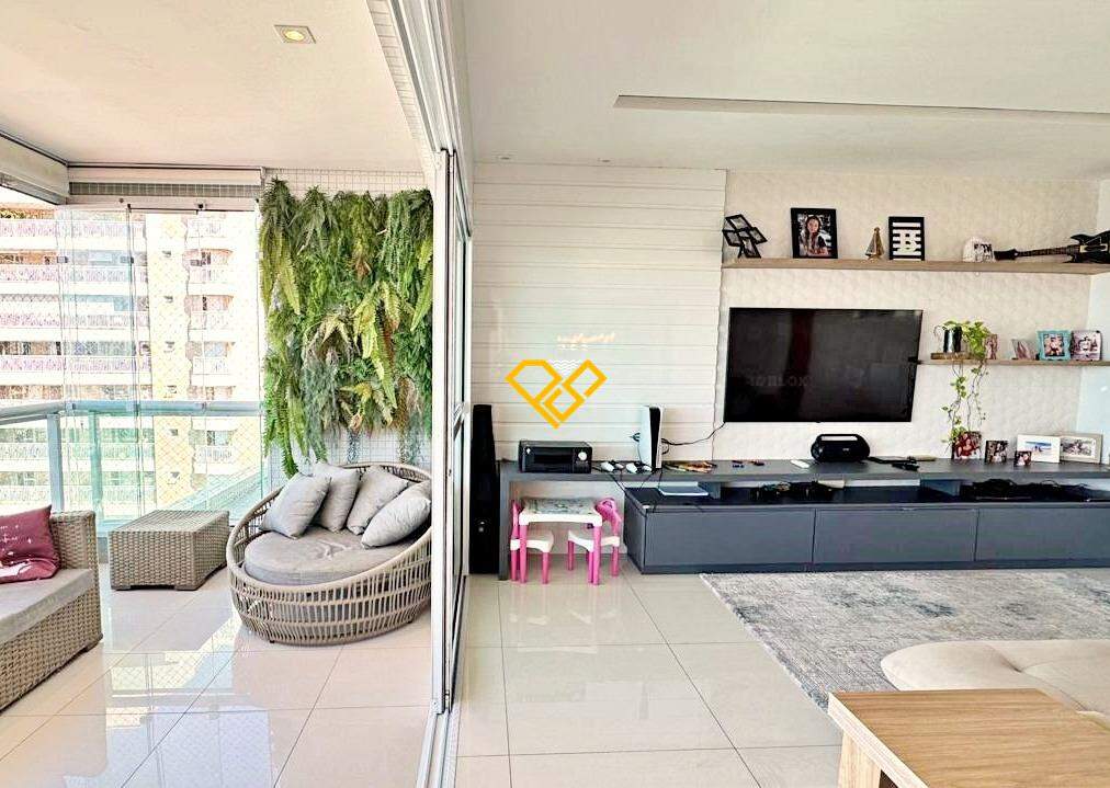 Apartamento à venda no Gonzaga: Varanda e sala