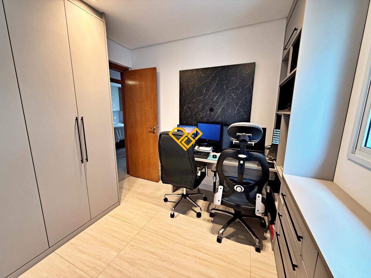 Apartamento à venda no Ponta da Praia: Dormitório 3