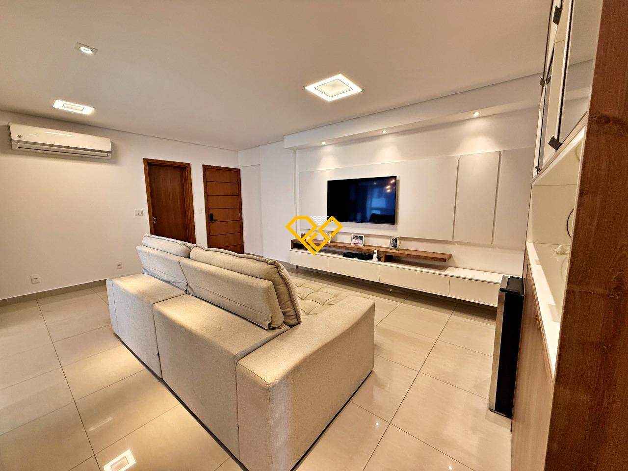 Apartamento à venda no Ponta da Praia: 