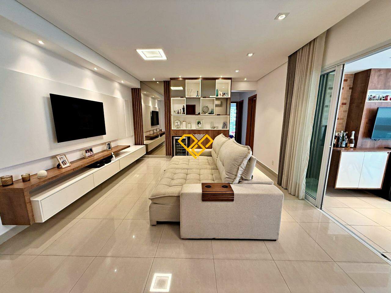 Apartamento à venda no Ponta da Praia: 