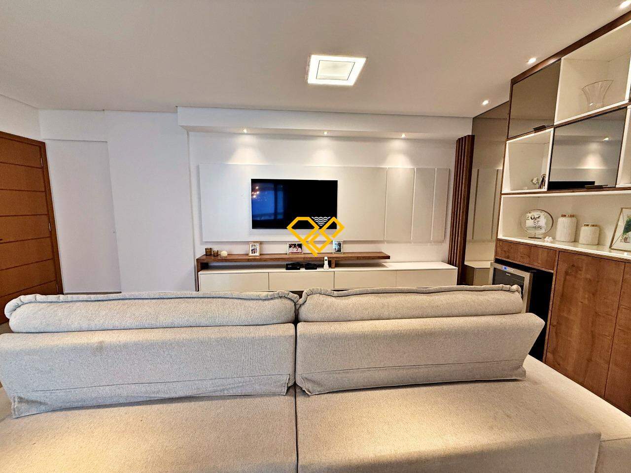 Apartamento à venda no Ponta da Praia: 