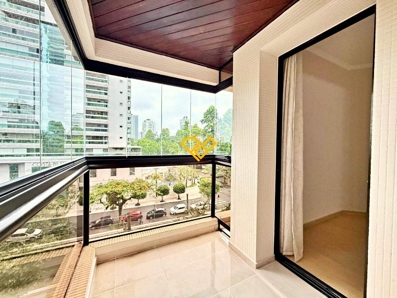 Apartamento à venda no Embaré: Varanda