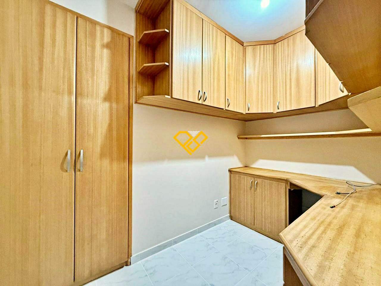 Apartamento à venda no Embaré: Dependência