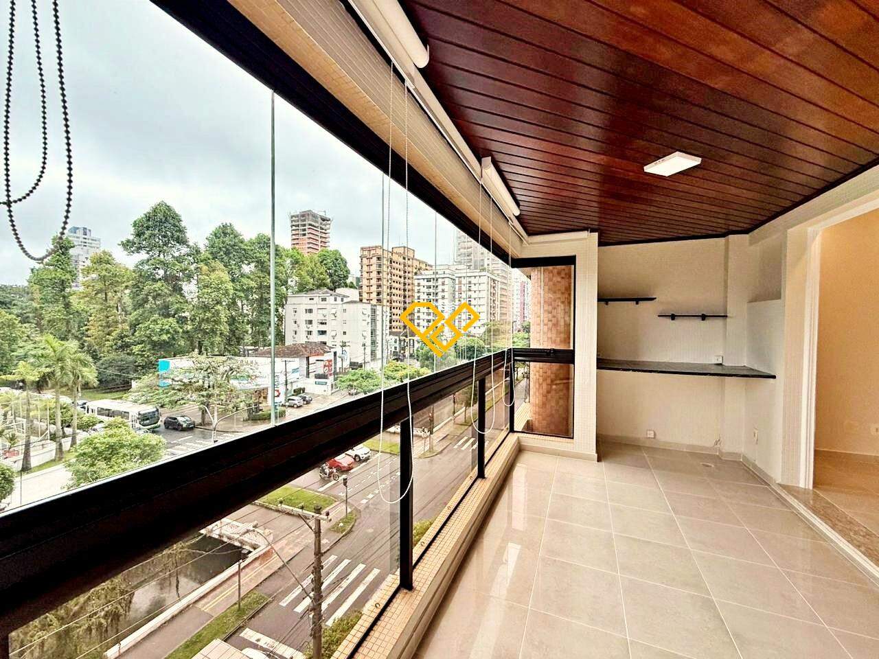 Apartamento à venda no Embaré: Varanda