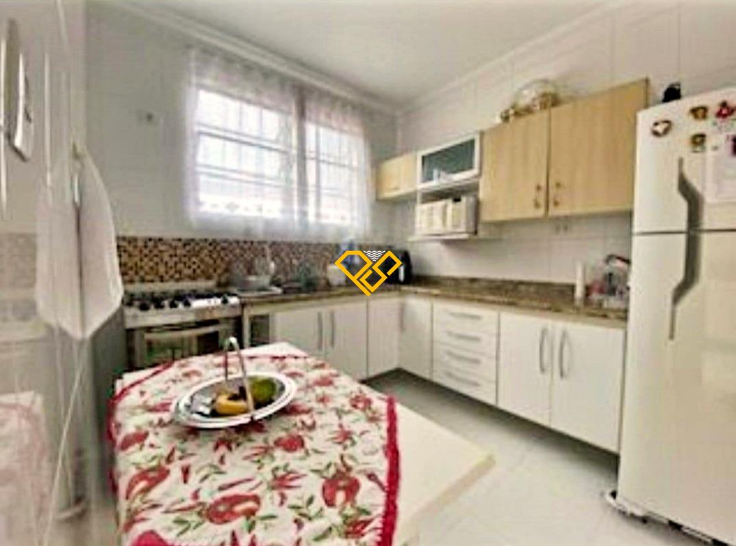 Apartamento à venda no Ponta da Praia: Cozinha
