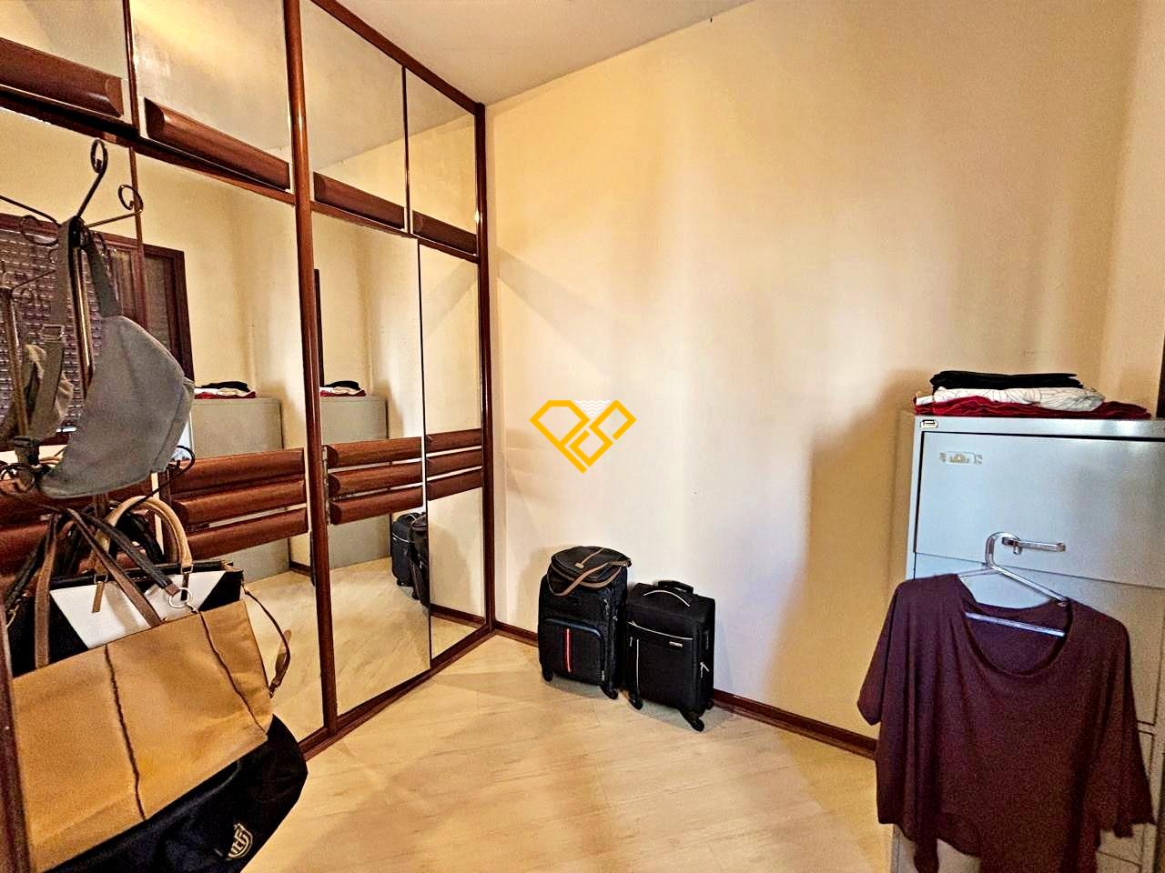 Apartamento à venda no Gonzaga: Dependência revertida