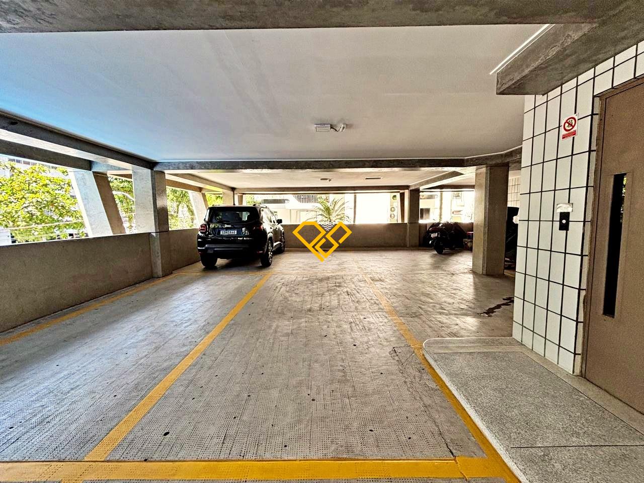 Apartamento à venda no Gonzaga: Garagem