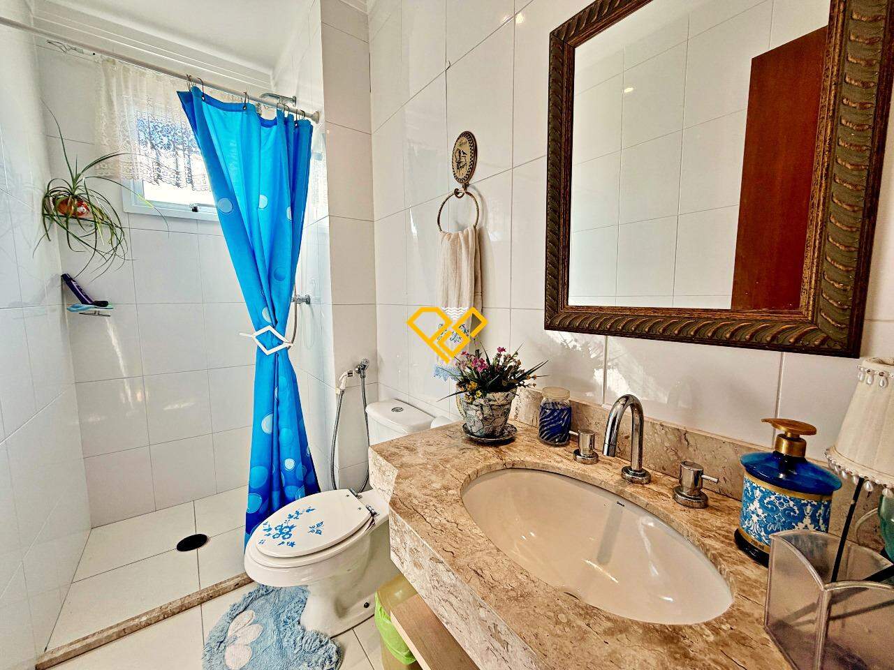 Apartamento Duplex à venda no Embaré: Wc social