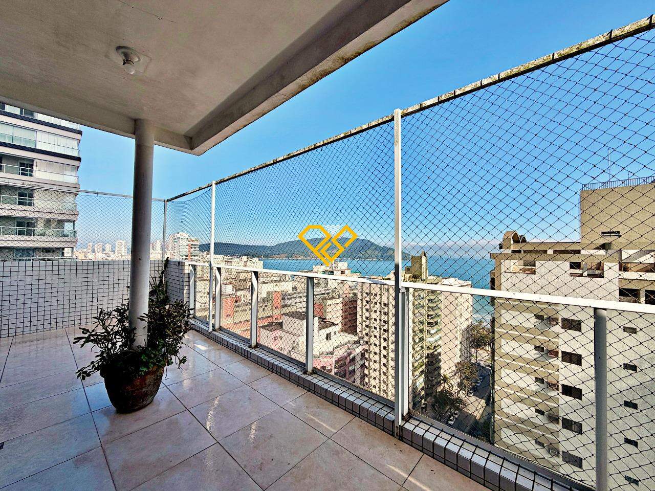 Apartamento Duplex à venda no Embaré: Varanda