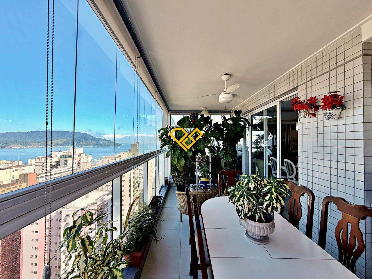 Apartamento Duplex à venda no Embaré: Varanda