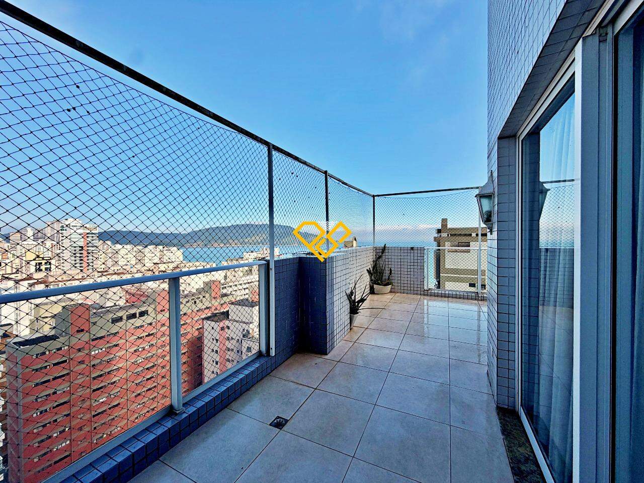 Apartamento Duplex à venda no Embaré: Varanda