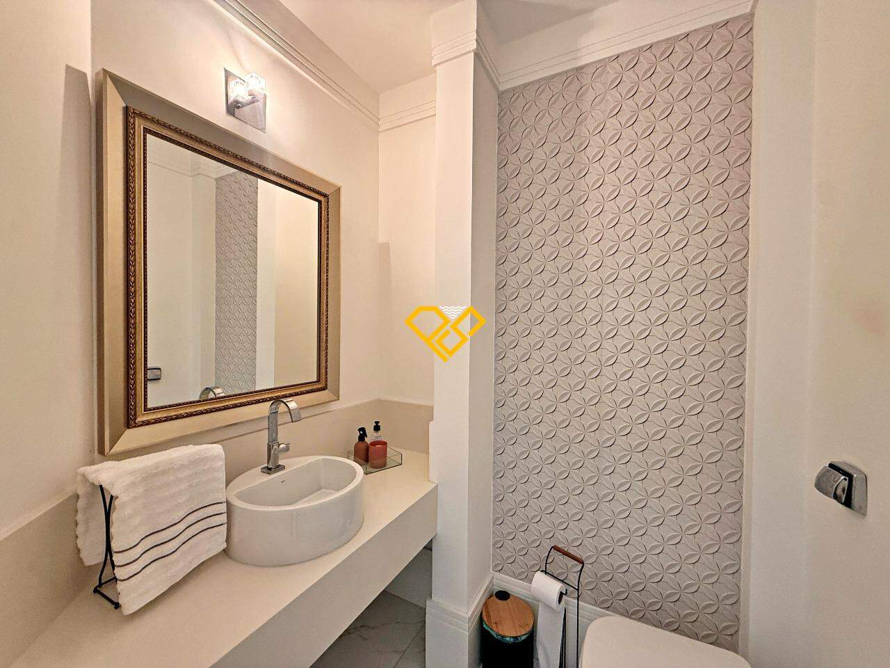 Apartamento à venda no Embaré: Lavabo