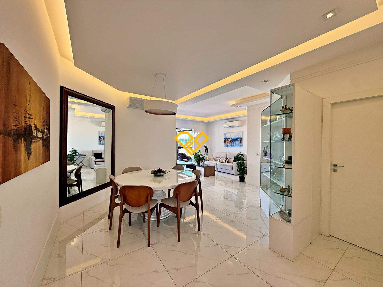 Apartamento à venda no Embaré: Sala