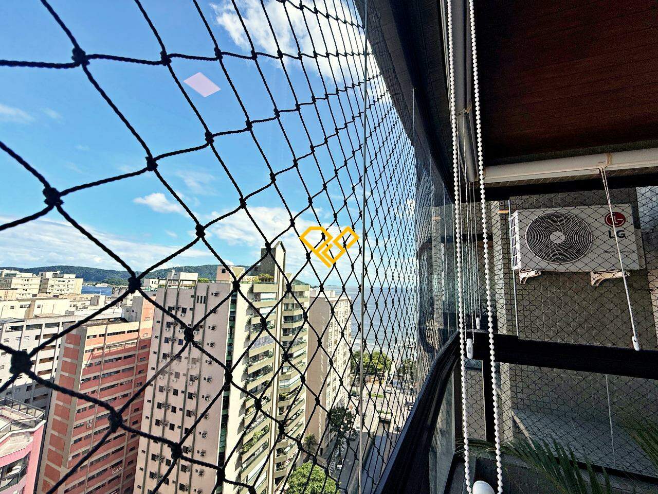 Apartamento à venda no Embaré: Varanda