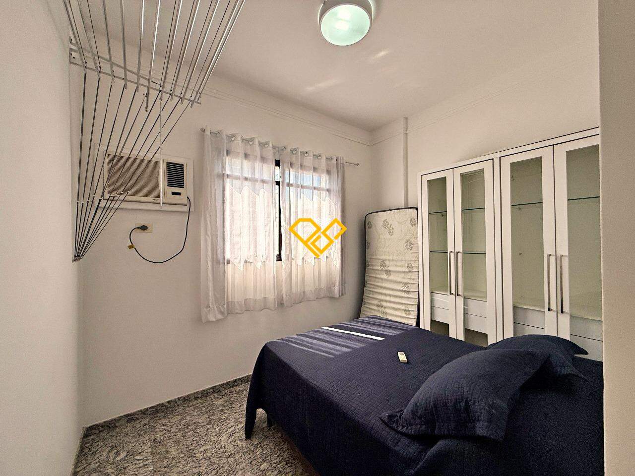 Apartamento à venda no Embaré: Dependência revertida