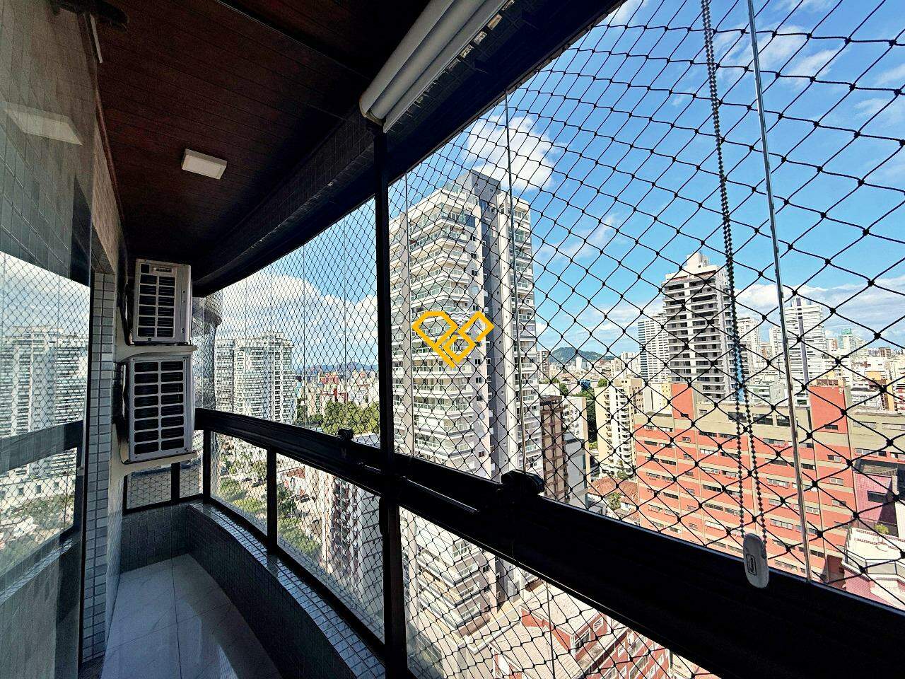 Apartamento à venda no Embaré: Varanda