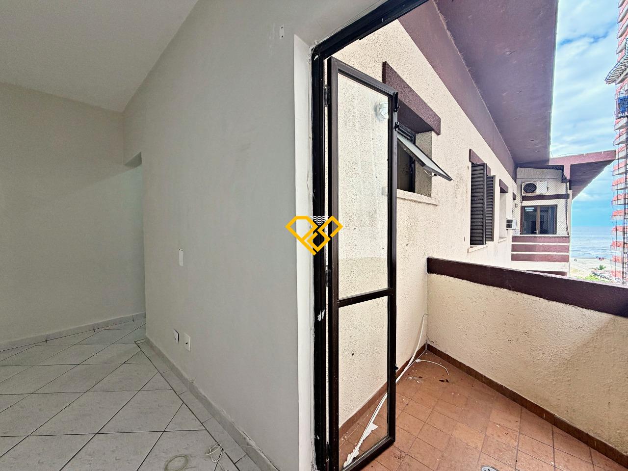 Apartamento à venda no Gonzaga: Sala e varanda