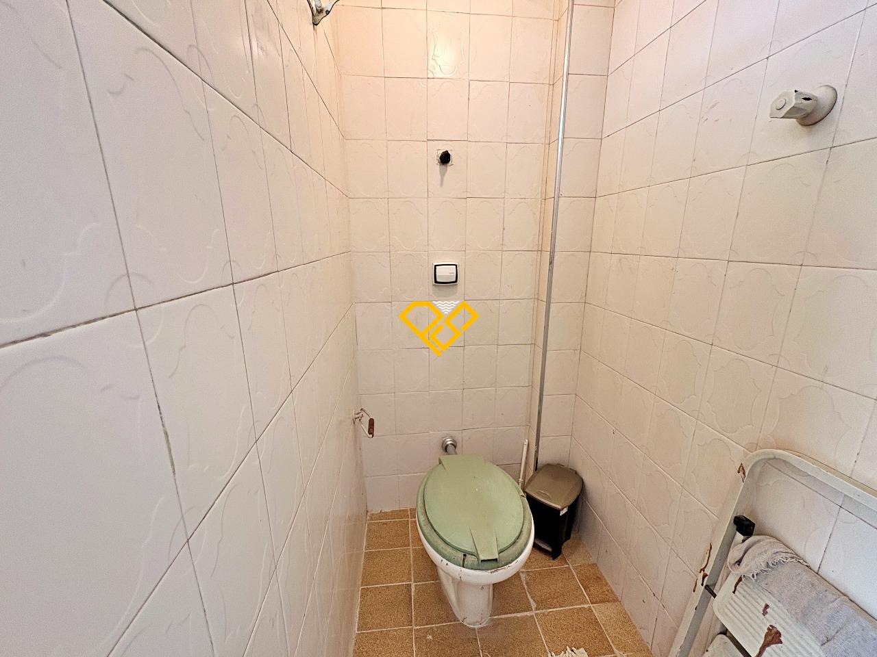 Apartamento à venda no Gonzaga: Wc de serviço