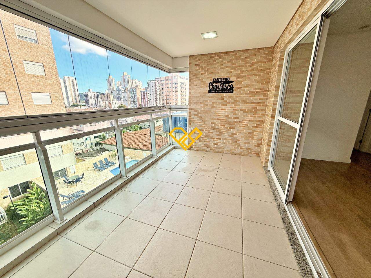 Apartamento para aluguel no Ponta da Praia: Varanda