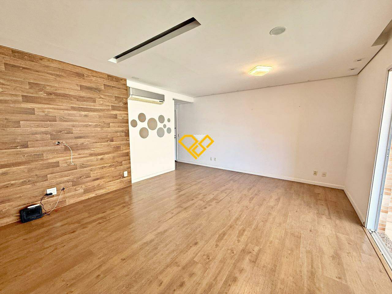 Apartamento para aluguel no Ponta da Praia: Sala