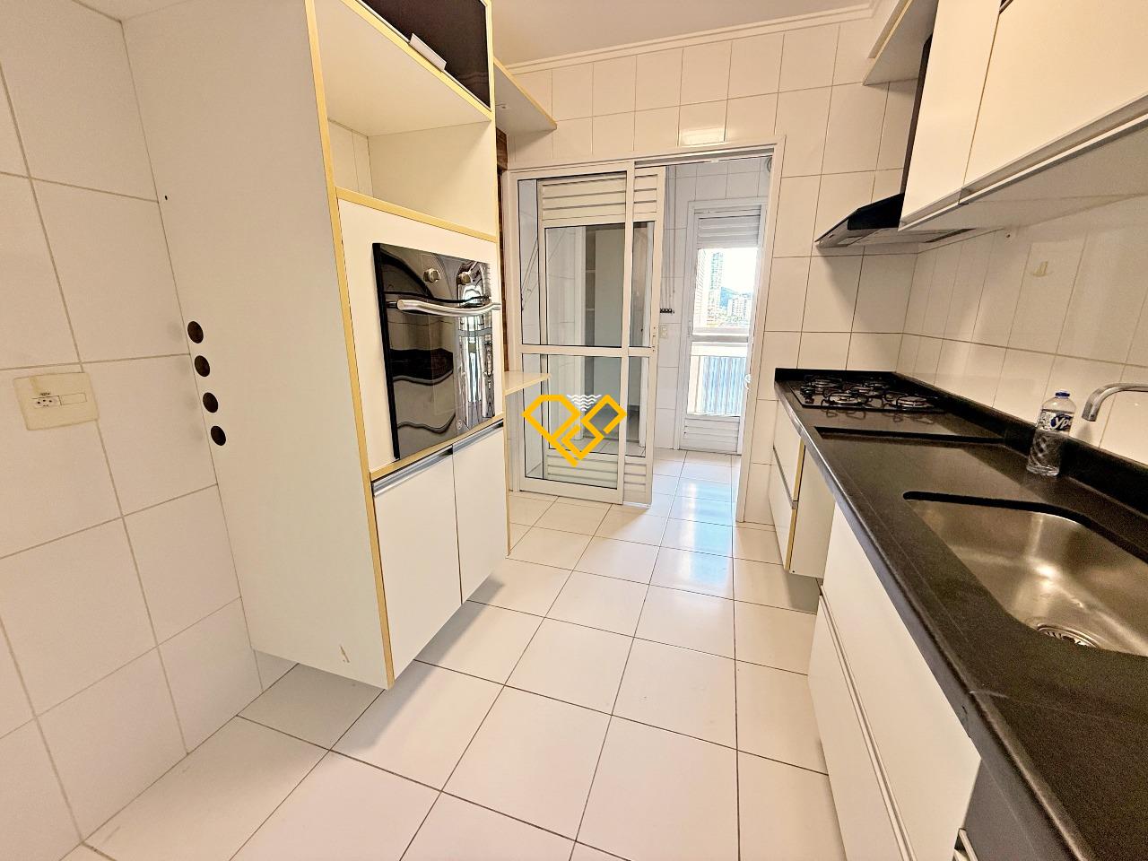 Apartamento para aluguel no Ponta da Praia: Cozinha