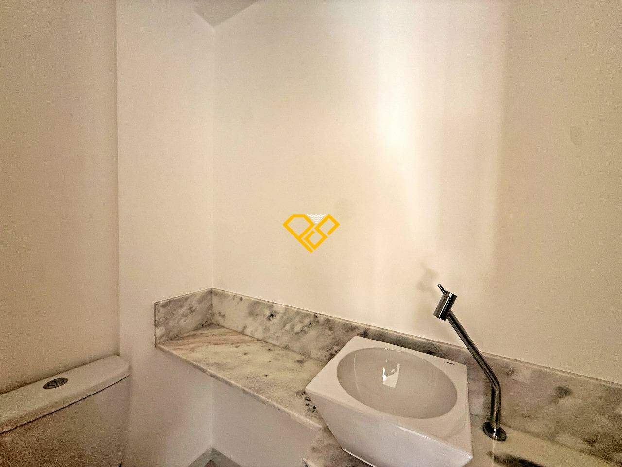 Apartamento à venda no Gonzaga: Lavabo