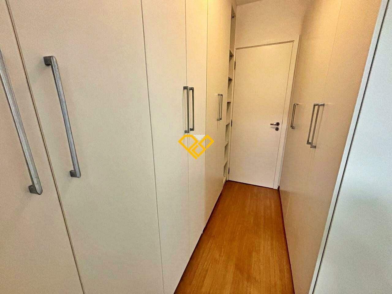 Apartamento à venda no Embaré: Suíte 1