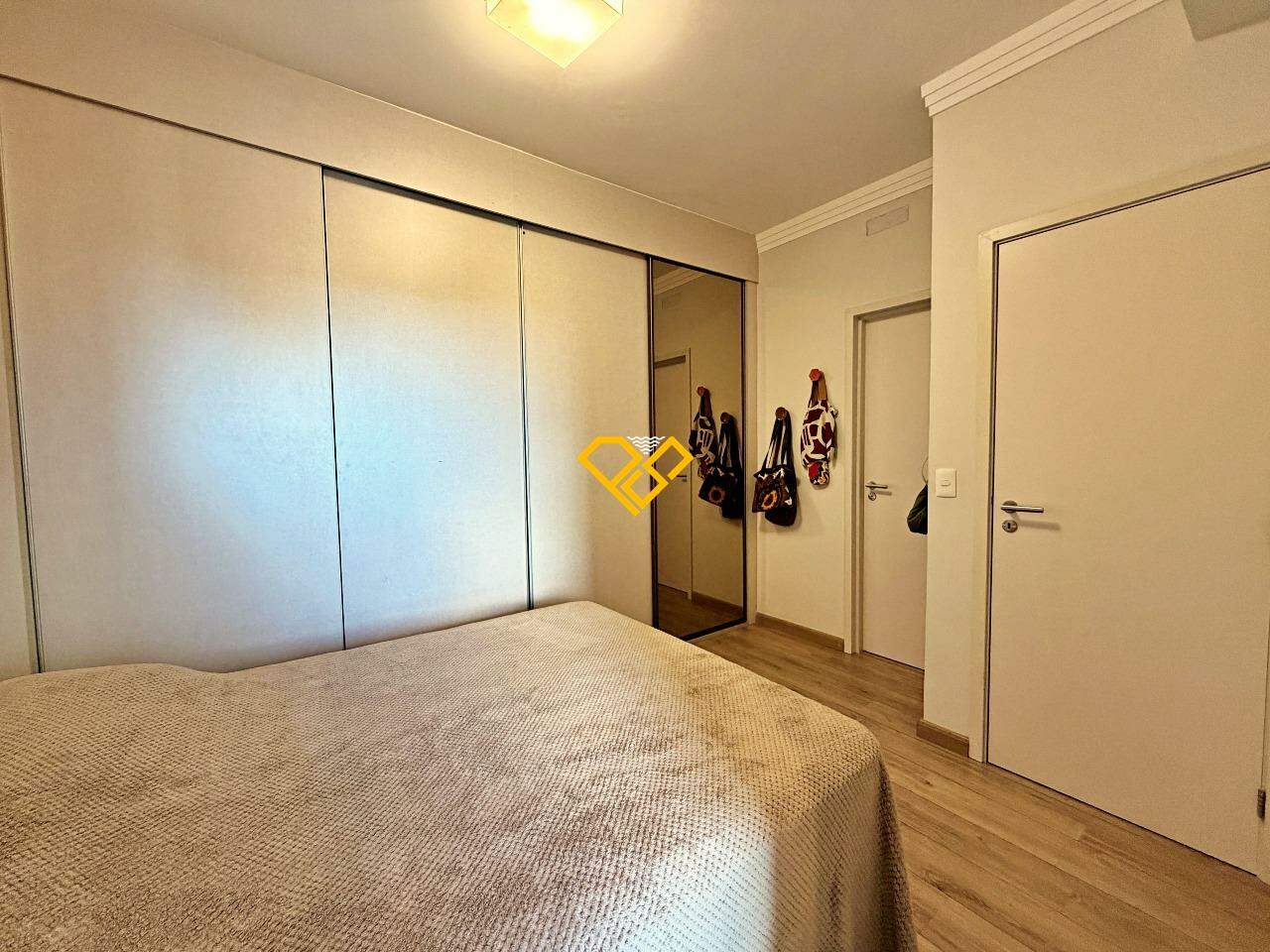 Apartamento à venda no Macuco: Dormitório 1 - suíte