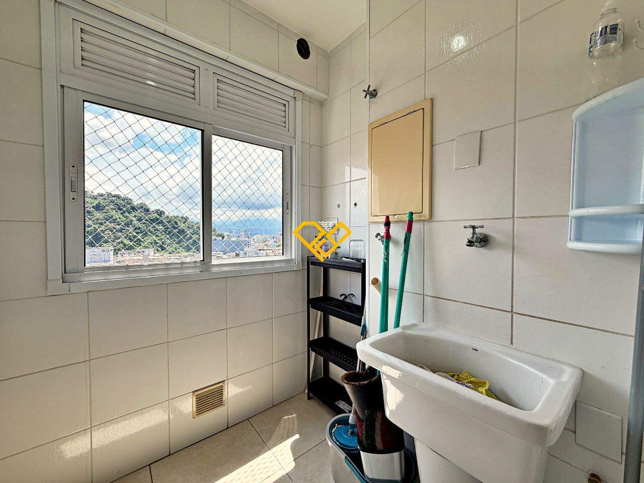 Apartamento à venda no Vila Mathias: Área de serviço