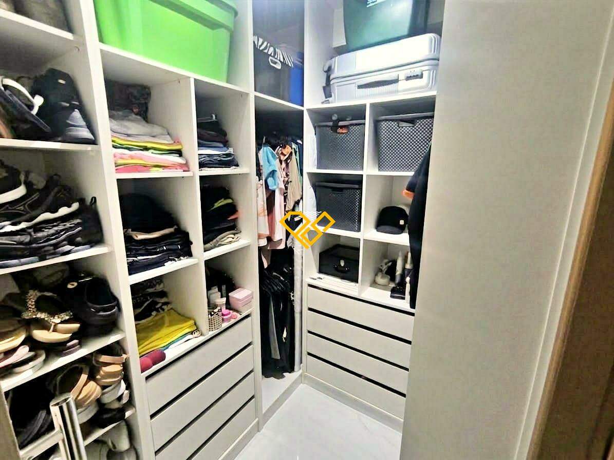 Apartamento à venda no Macuco: Dormitório 1 - suíte - closet