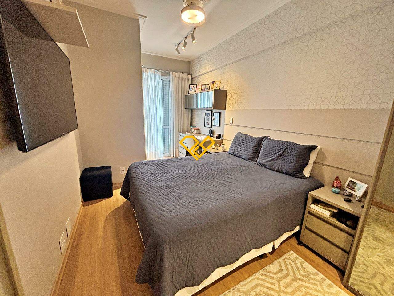 Apartamento à venda no Embaré: Dormitório 1 - suíte