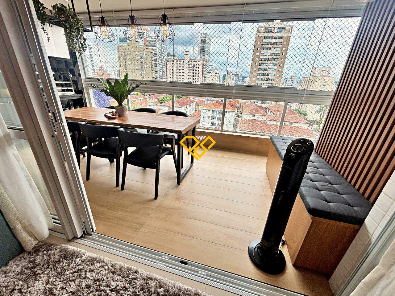 Apartamento à venda no Embaré: Varanda