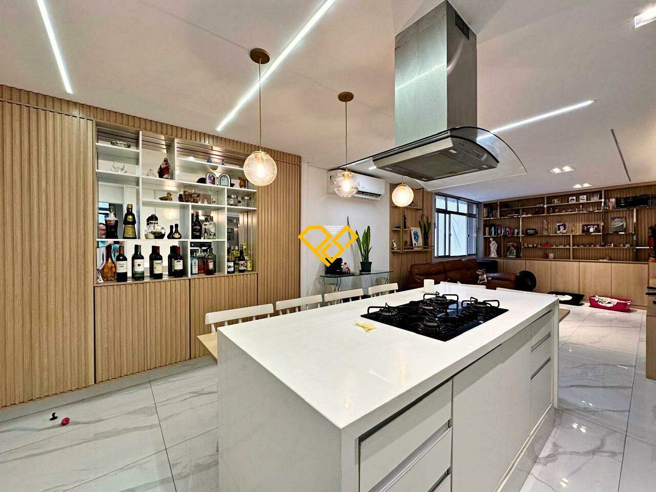 Apartamento à venda no Gonzaga: Cozinha