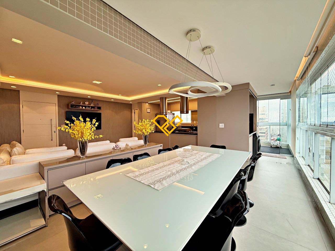 Garden à venda no Boqueirão: Sala e varanda