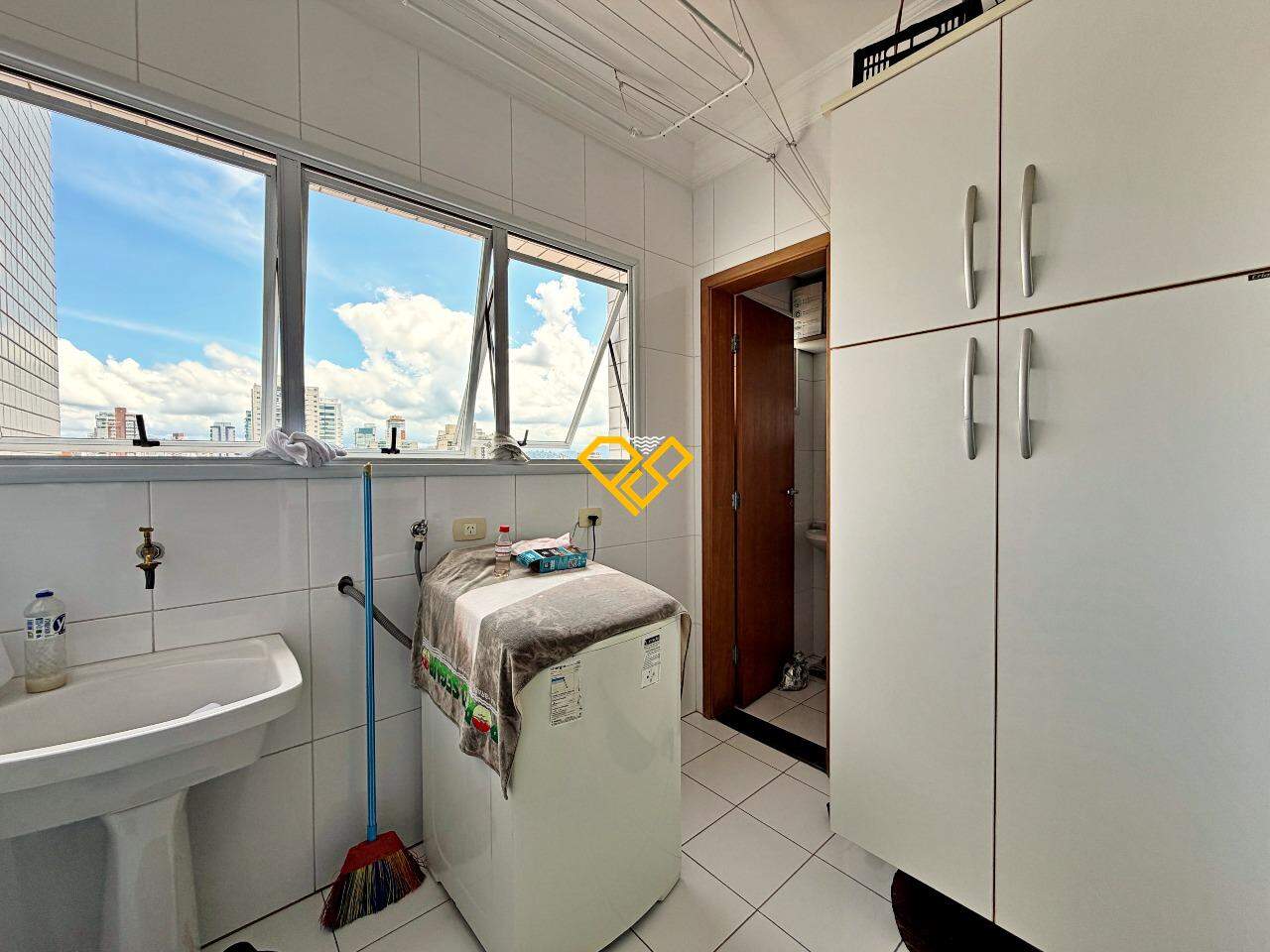 Apartamento à venda no Embaré: Área de serviço