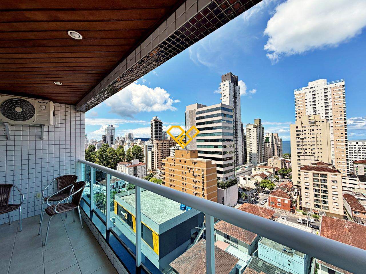 Apartamento à venda no Embaré: Varanda