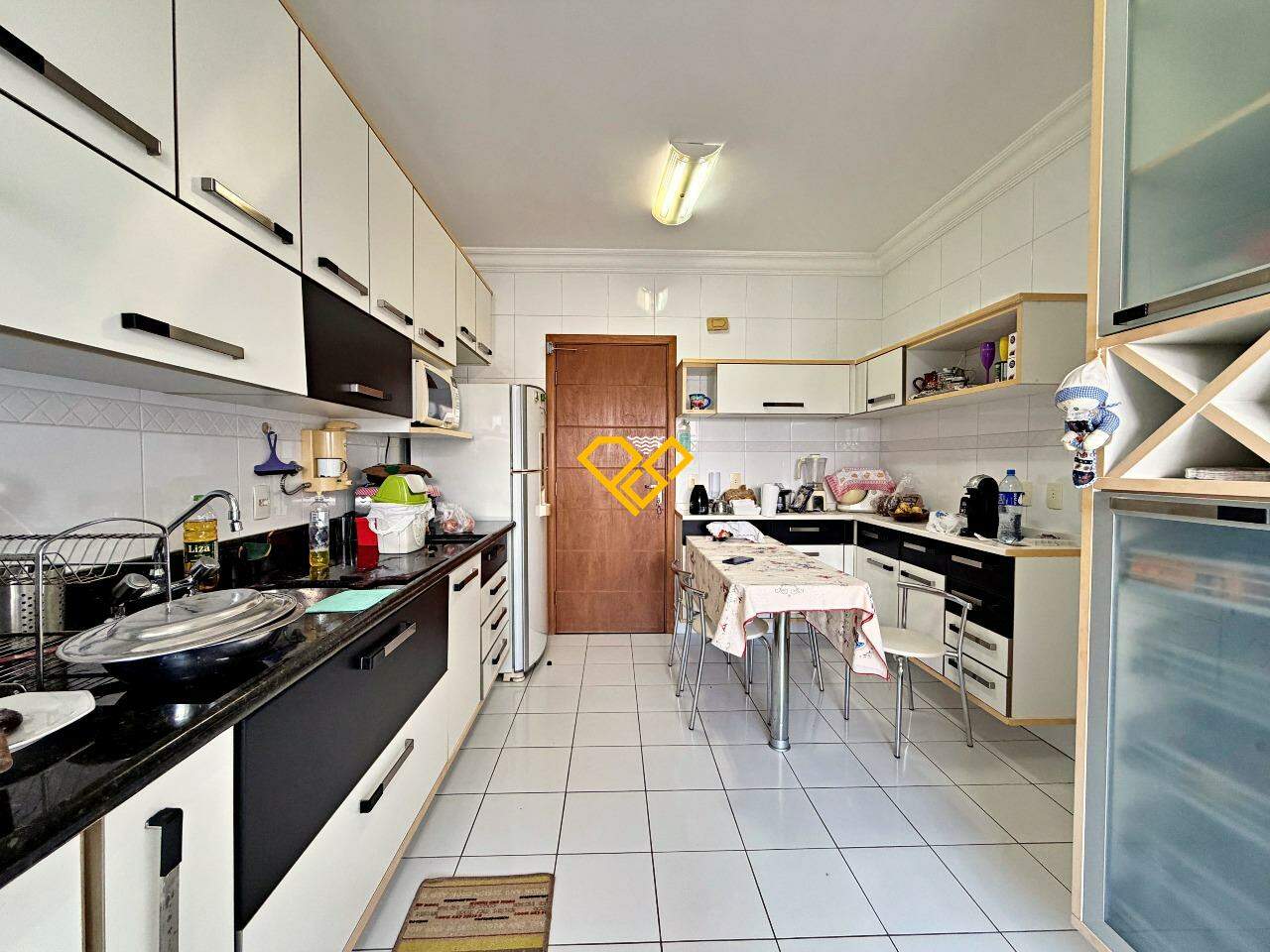 Apartamento à venda no Embaré: Cozinha