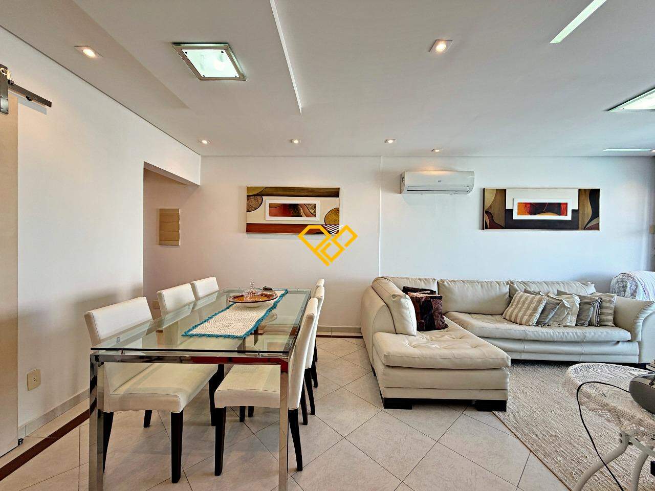 Apartamento à venda no Embaré: Sala