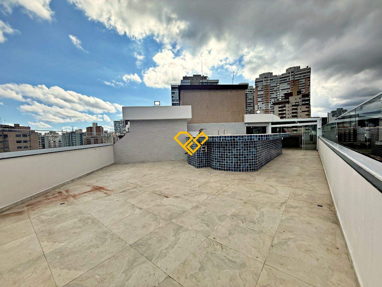 Cobertura à venda no Gonzaga: Área externa