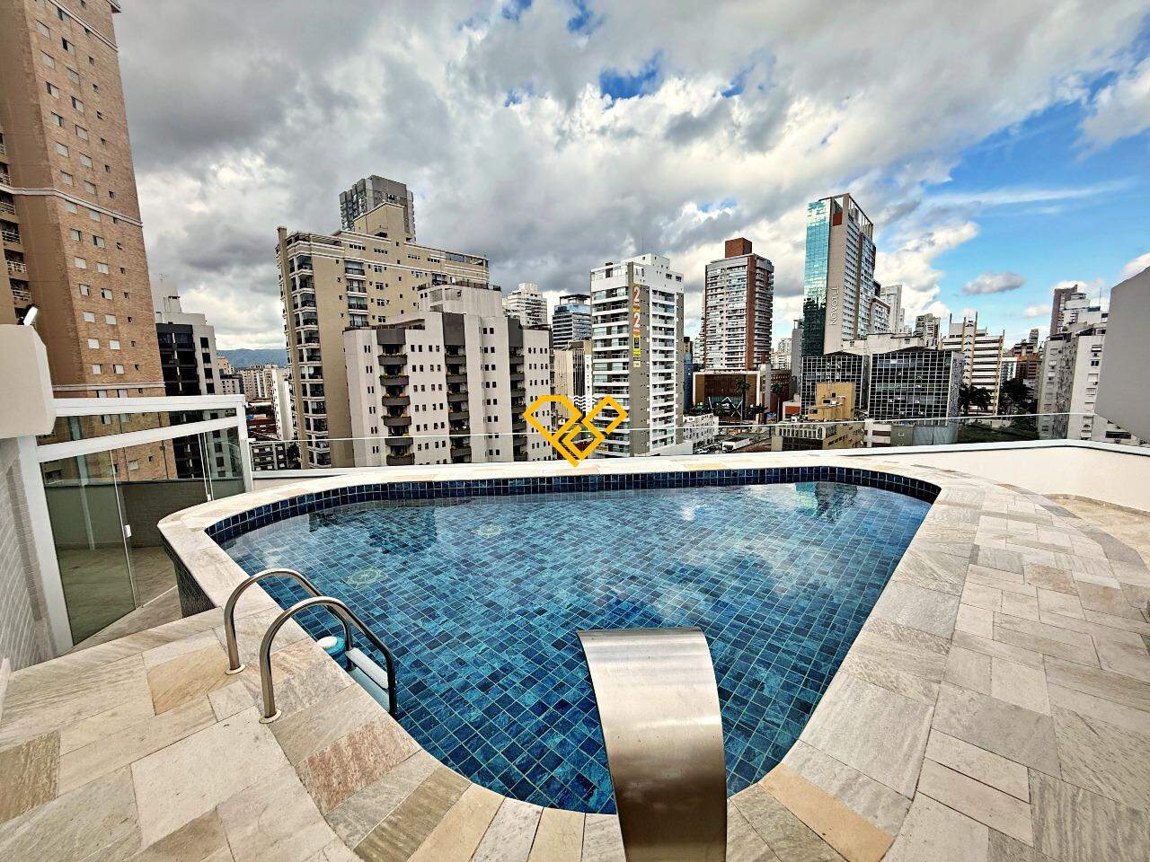 Cobertura à venda no Gonzaga: Piscina