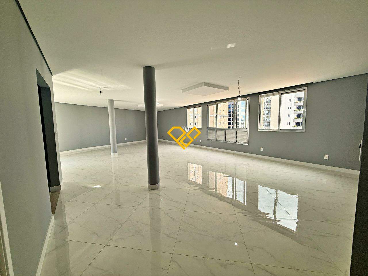 Cobertura à venda no Gonzaga: Sala 1° piso