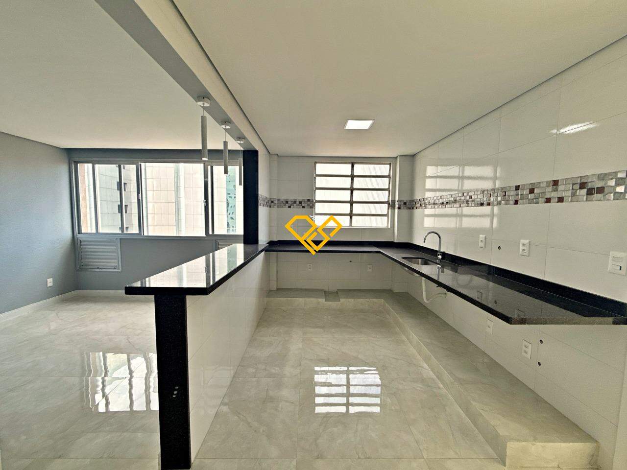 Cobertura à venda no Gonzaga: Cozinha