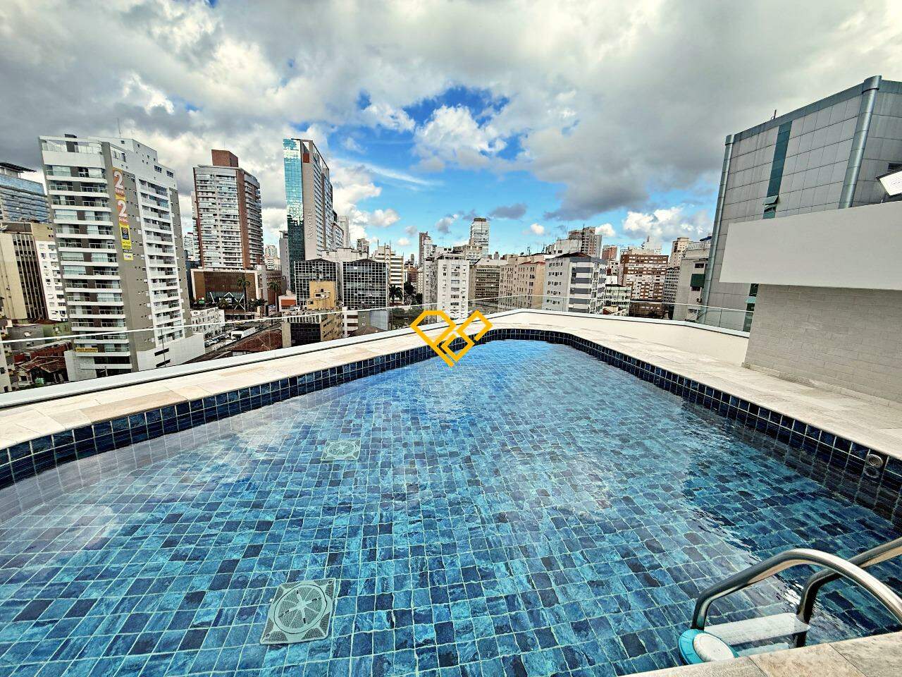 Cobertura à venda no Gonzaga: Piscina