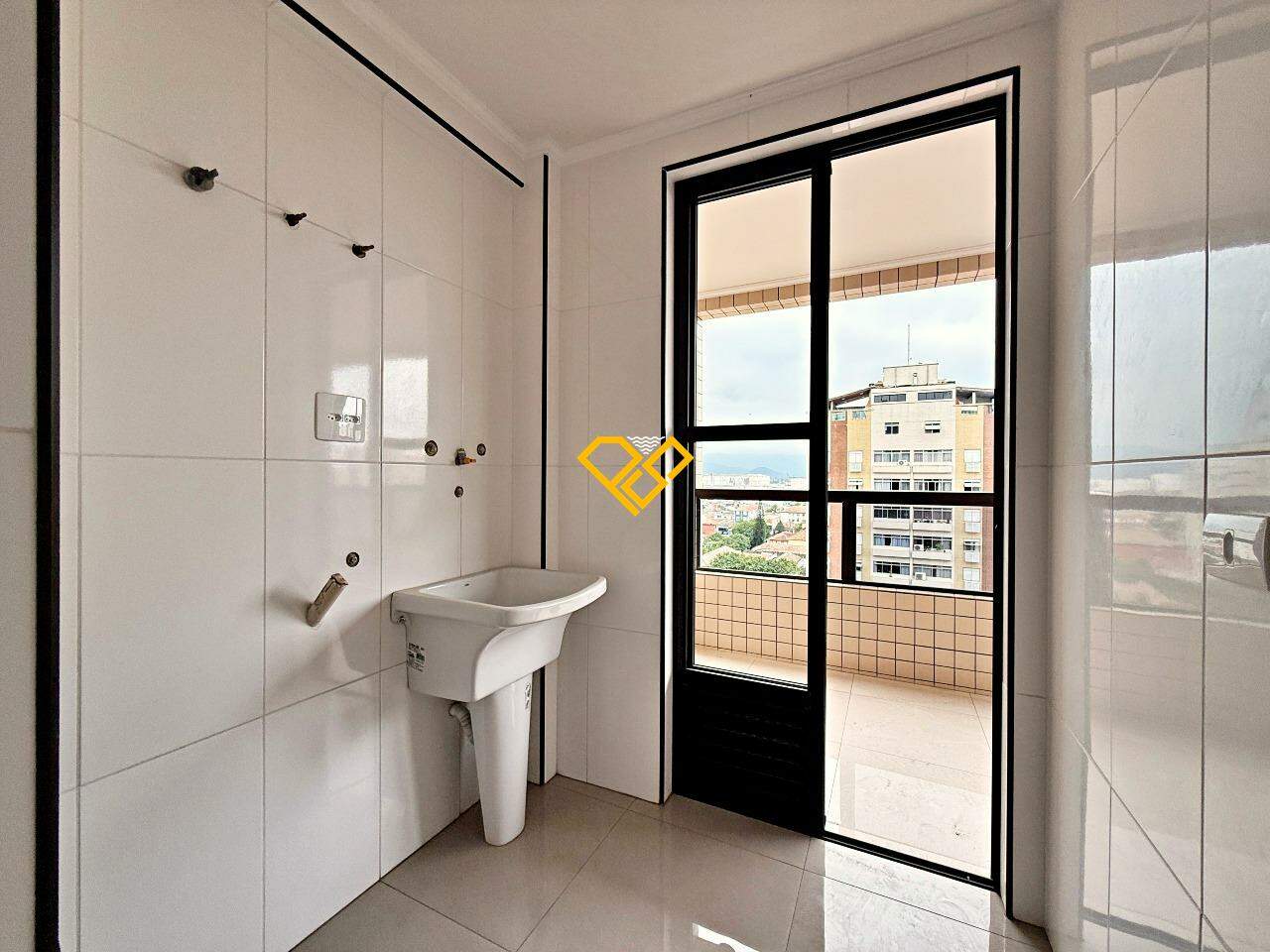 Apartamento à venda no Embaré: Área de serviço
