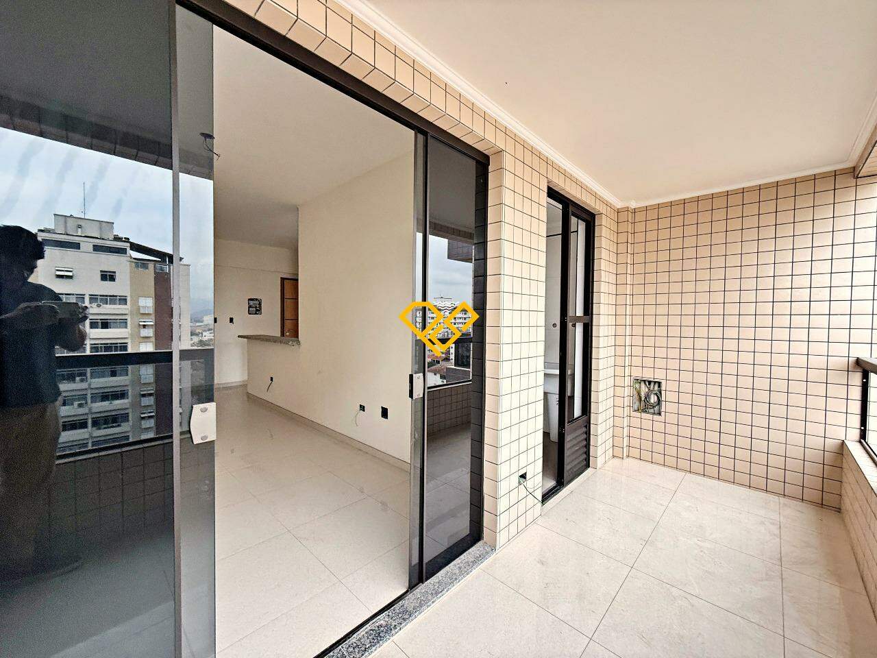 Apartamento à venda no Embaré: Varanda
